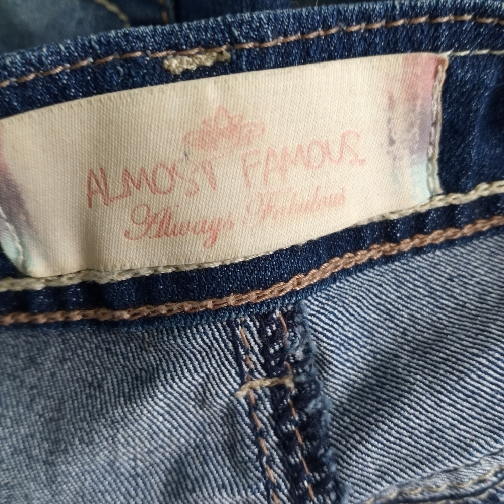 Almost Famous Bibs Jean Shorts Embellished Size 5 - Picture 5 of 16